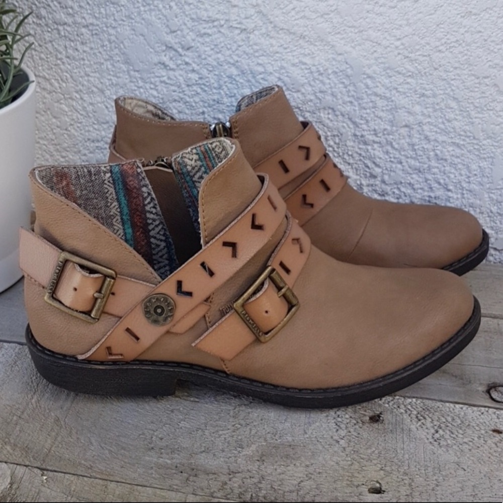 Blowfish Brown Tan Ankle Boots